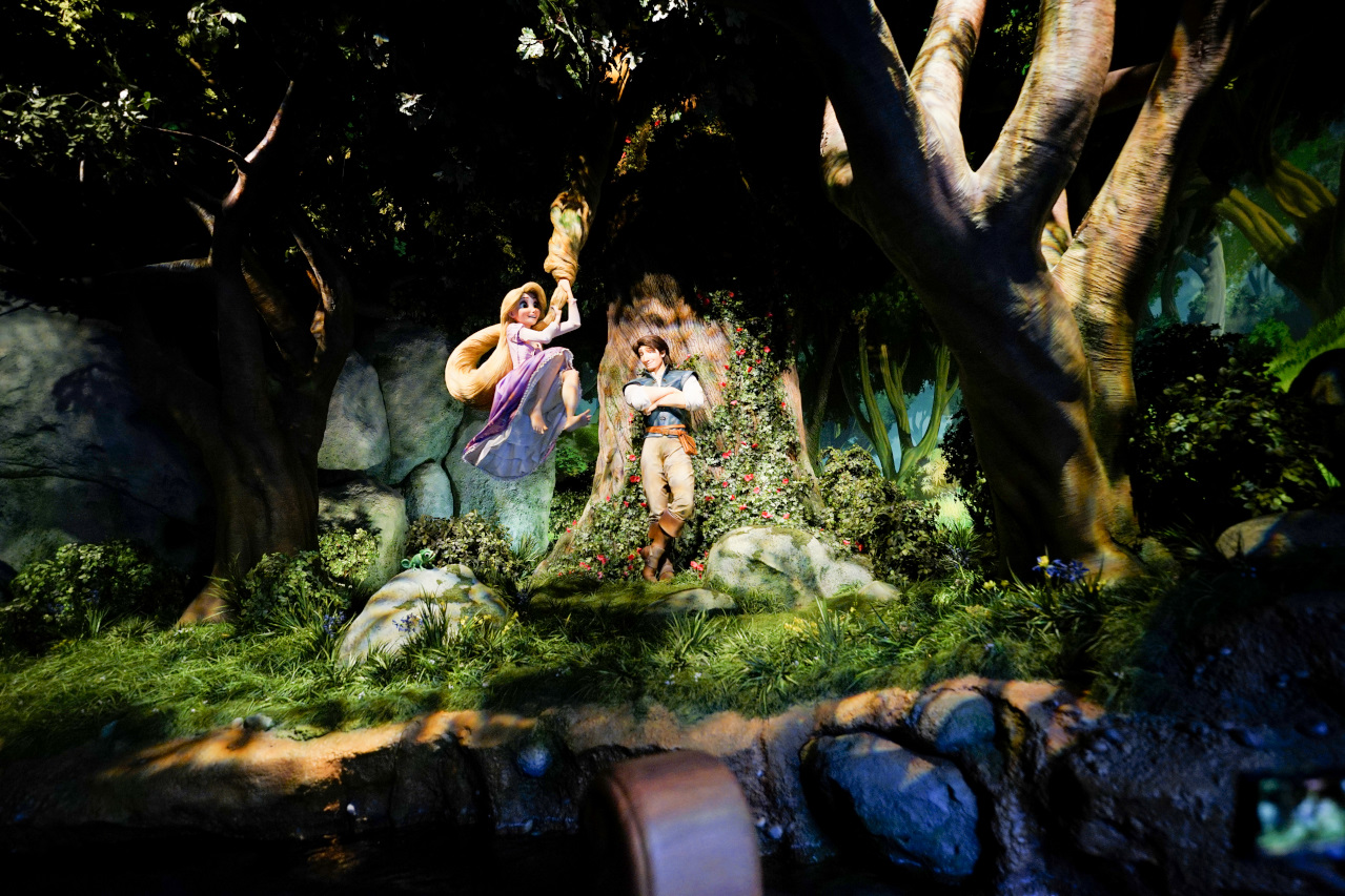 日本東京迪士尼海洋攻略分享 2025萬聖節親子生日之旅! 領取生日紀念貼紙,享受壽星禮遇 善用迪士尼APP抽PP.MO點餐.購買DPA輕鬆玩泉鄉園區 - 奇奇一起玩樂趣