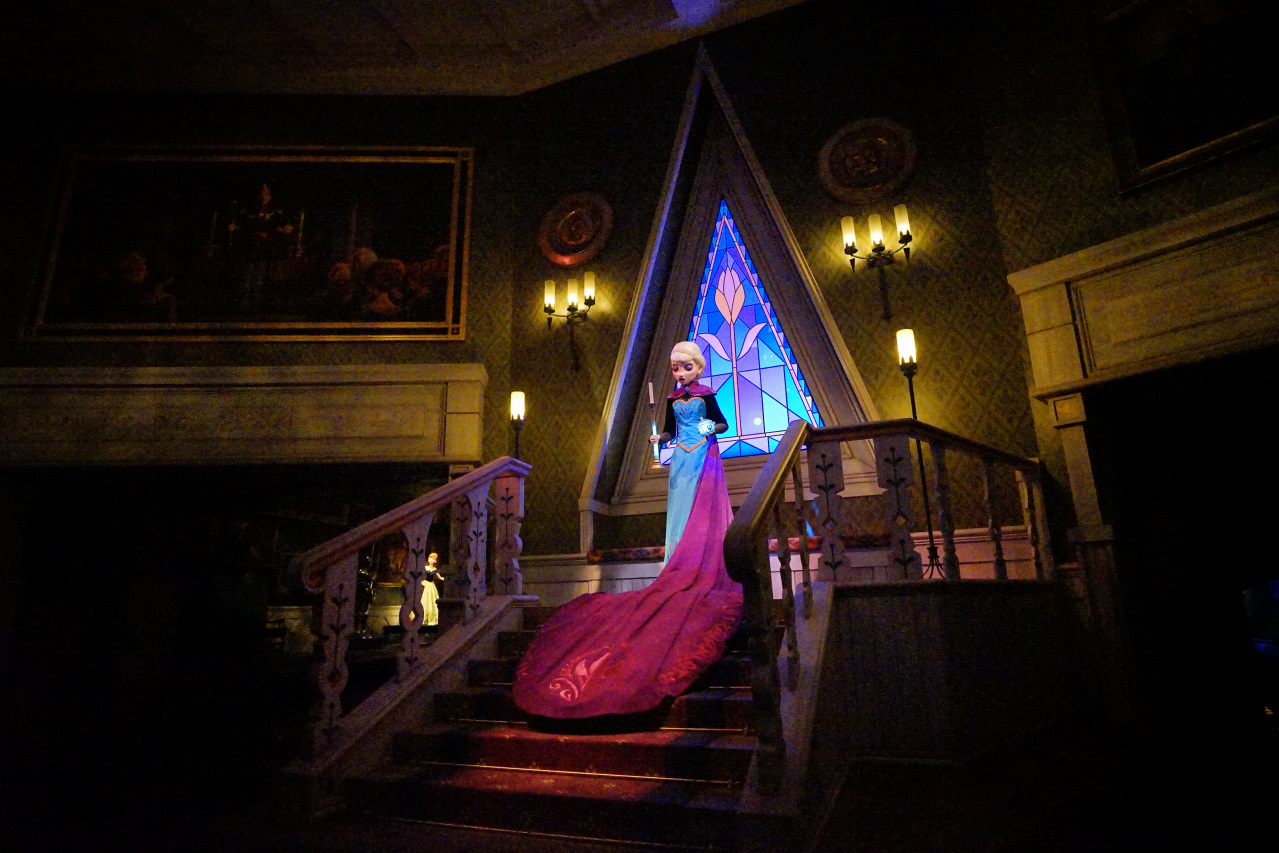 日本東京迪士尼海洋攻略分享 2025萬聖節親子生日之旅! 領取生日紀念貼紙,享受壽星禮遇 善用迪士尼APP抽PP.MO點餐.購買DPA輕鬆玩泉鄉園區 - 奇奇一起玩樂趣