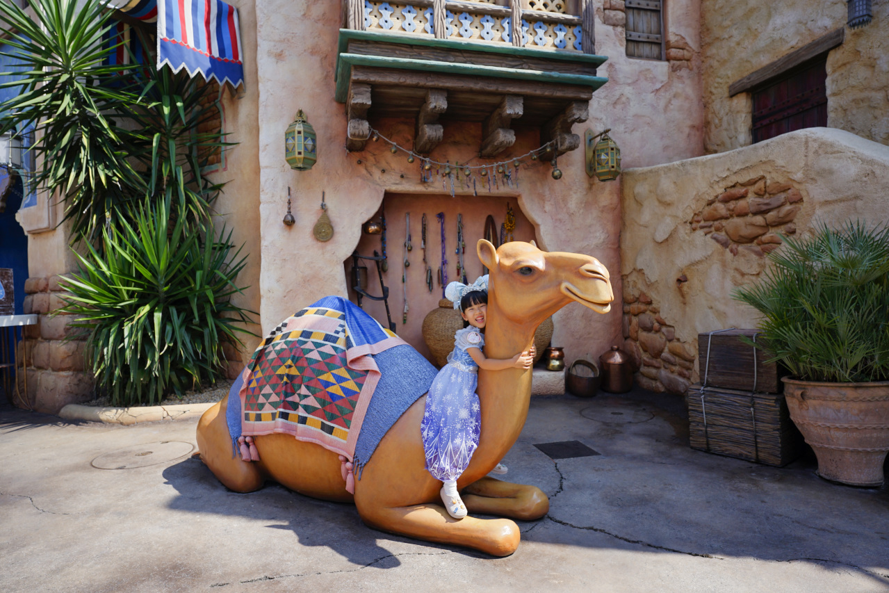 日本東京迪士尼海洋攻略分享 2025萬聖節親子生日之旅! 領取生日紀念貼紙,享受壽星禮遇 善用迪士尼APP抽PP.MO點餐.購買DPA輕鬆玩泉鄉園區 - 奇奇一起玩樂趣