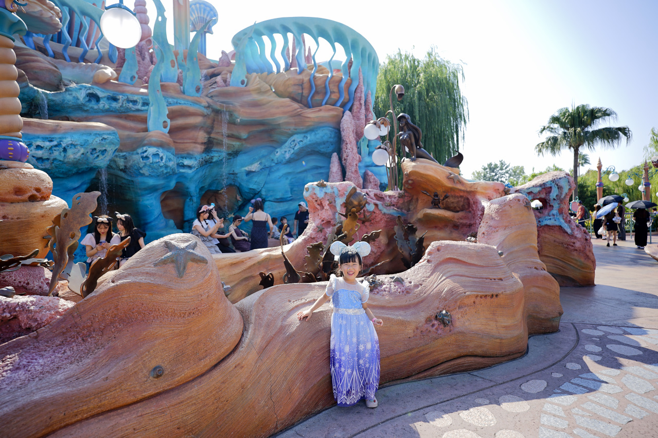 日本東京迪士尼海洋攻略分享 2025萬聖節親子生日之旅! 領取生日紀念貼紙,享受壽星禮遇 善用迪士尼APP抽PP.MO點餐.購買DPA輕鬆玩泉鄉園區 - 奇奇一起玩樂趣