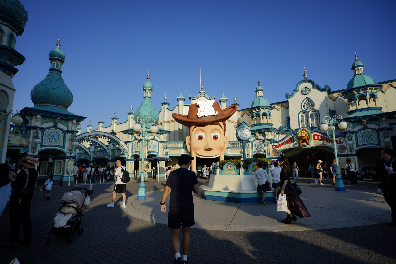 日本東京迪士尼海洋攻略分享 2025萬聖節親子生日之旅! 領取生日紀念貼紙,享受壽星禮遇 善用迪士尼APP抽PP.MO點餐.購買DPA輕鬆玩泉鄉園區 - 奇奇一起玩樂趣