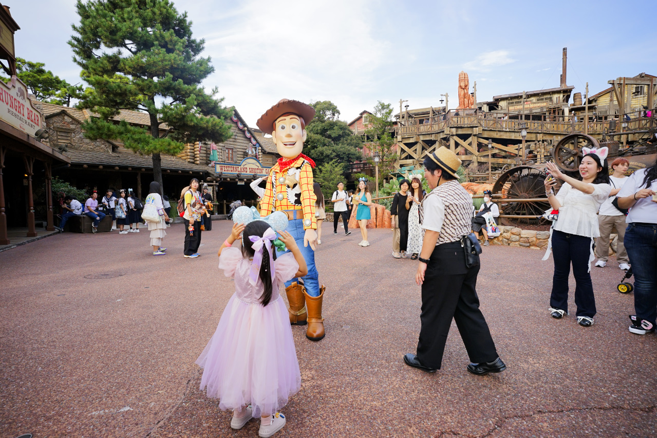日本東京迪士尼樂園攻略分享 2025萬聖節親子生日之旅! 一日暢玩陸地18項遊樂設施,善用迪士尼APP抽PP.MO點餐.購買DPA,不花時間排隊餐廳看遊行秘密地點 - 奇奇一起玩樂趣 日本東京迪士尼樂園攻略分享 2025萬聖節親子生日之旅! 一日暢玩陸地18項遊樂設施,善用迪士尼APP抽PP.MO點餐.購買DPA,不花時間排隊餐廳看遊行秘密地點 - 奇奇一起玩樂趣