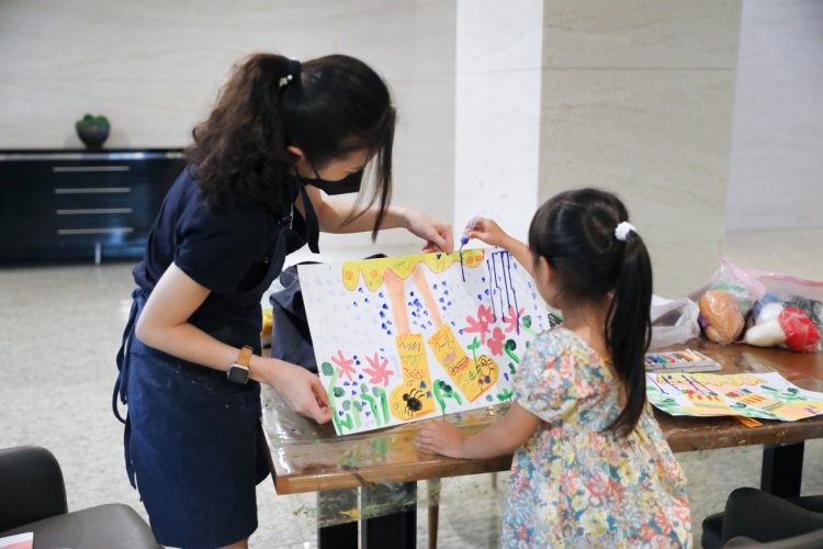 台北新北一對一到府美術課教學 傑尼傑尼學畫畫 - 奇奇一起玩樂趣