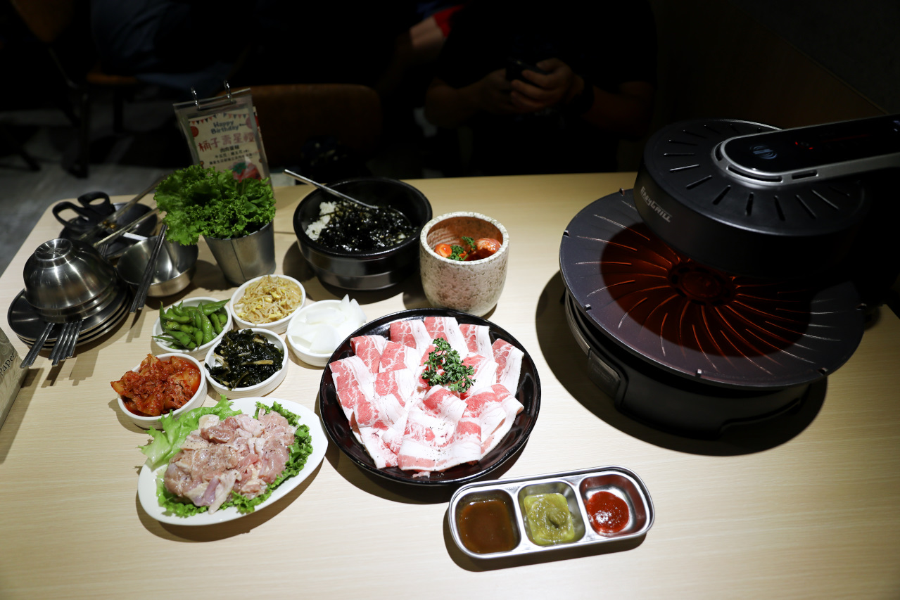 桃園韓式燒肉餐廳推薦! 燒桶子 韓食烤肉料理(桃園統領店) 韓式炸雞.海鮮煎餅 聚餐餐廳推薦! - 奇奇一起玩樂趣