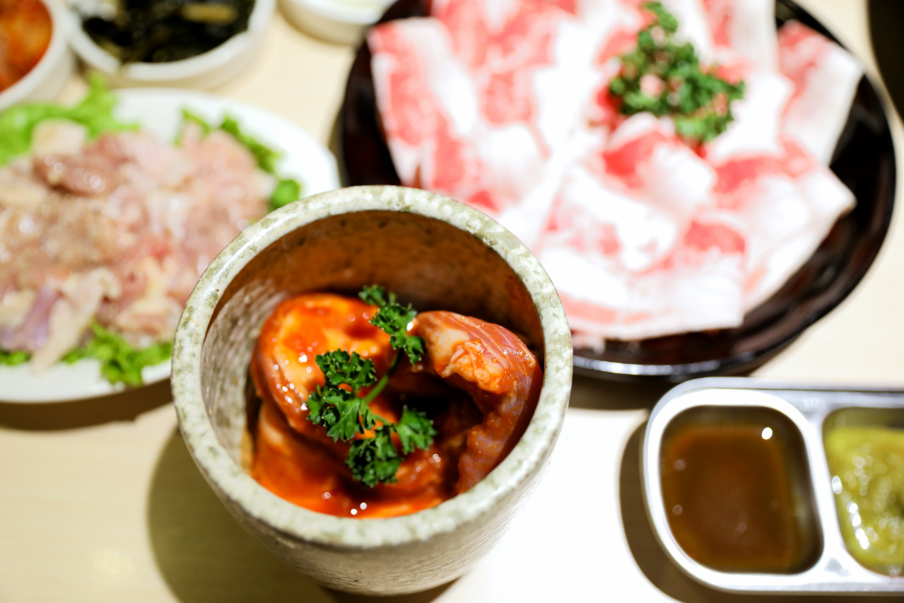 桃園韓式燒肉餐廳推薦! 燒桶子 韓食烤肉料理(桃園統領店) 韓式炸雞.海鮮煎餅 聚餐餐廳推薦! - 奇奇一起玩樂趣