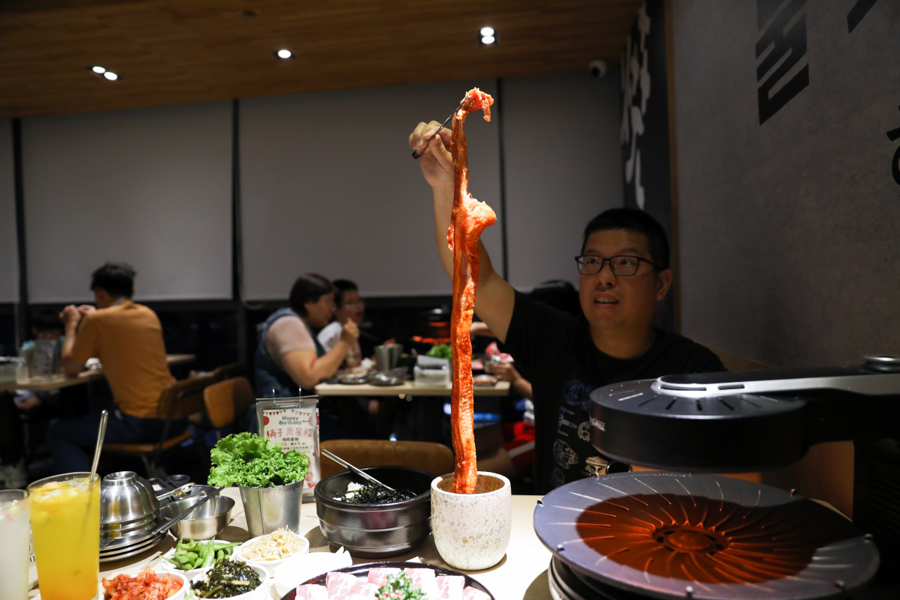 桃園韓式燒肉餐廳推薦! 燒桶子 韓食烤肉料理(桃園統領店) 韓式炸雞.海鮮煎餅 聚餐餐廳推薦! - 奇奇一起玩樂趣
