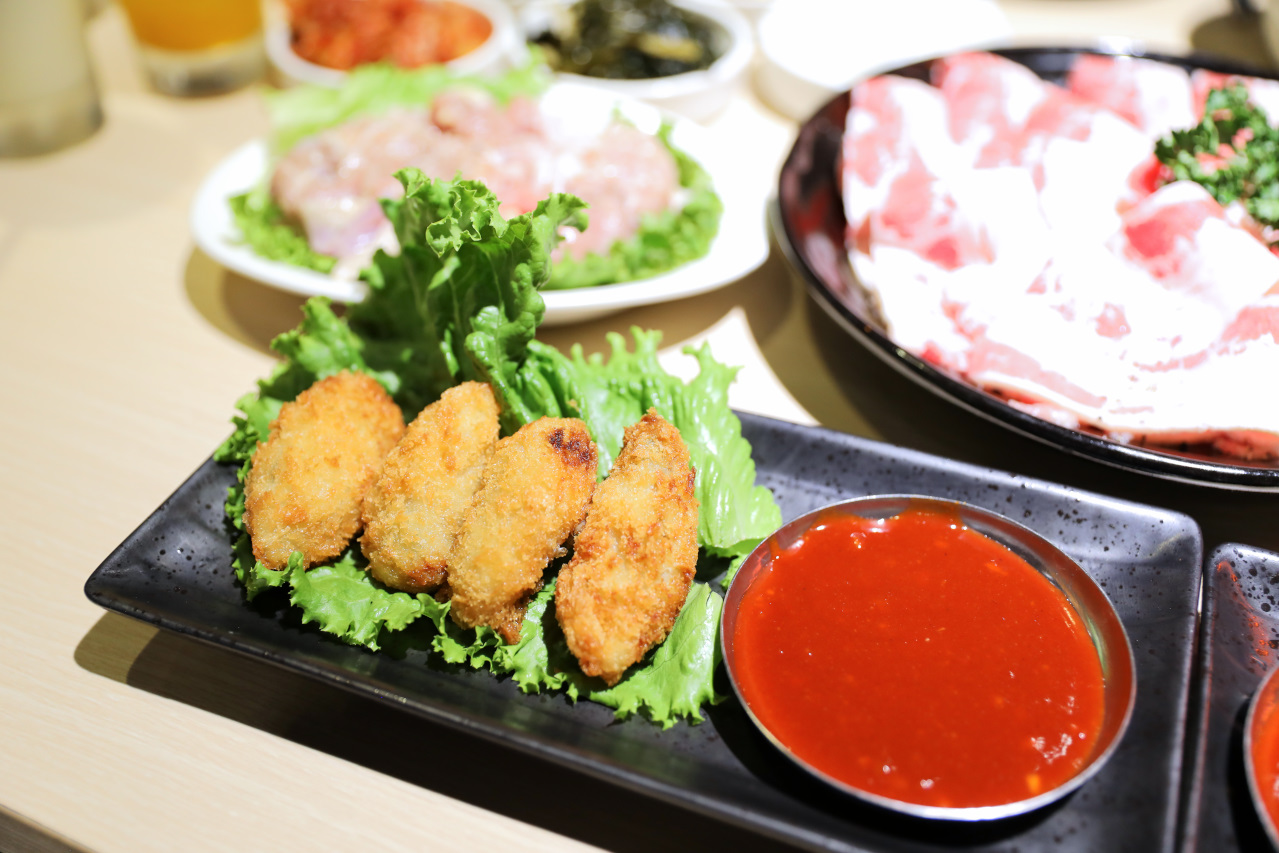 桃園韓式燒肉餐廳推薦! 燒桶子 韓食烤肉料理(桃園統領店) 韓式炸雞.海鮮煎餅 聚餐餐廳推薦! - 奇奇一起玩樂趣