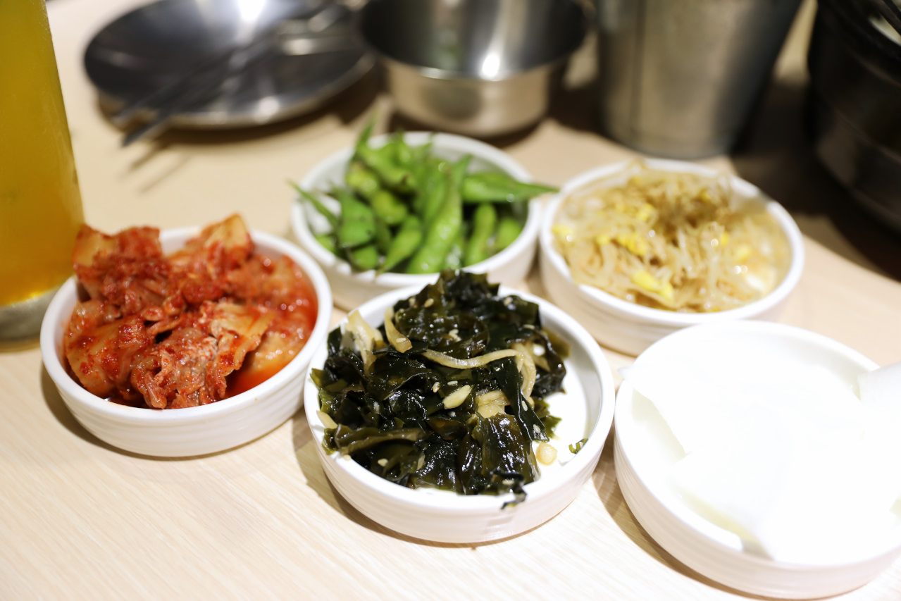 桃園韓式燒肉餐廳推薦! 燒桶子 韓食烤肉料理(桃園統領店) 韓式炸雞.海鮮煎餅 聚餐餐廳推薦! - 奇奇一起玩樂趣
