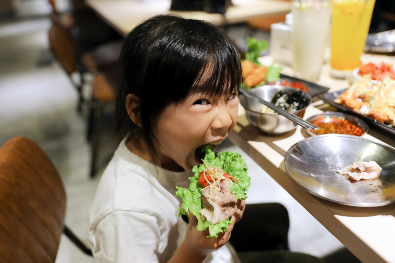 桃園韓式燒肉餐廳推薦! 燒桶子 韓食烤肉料理(桃園統領店) 韓式炸雞.海鮮煎餅 聚餐餐廳推薦! - 奇奇一起玩樂趣