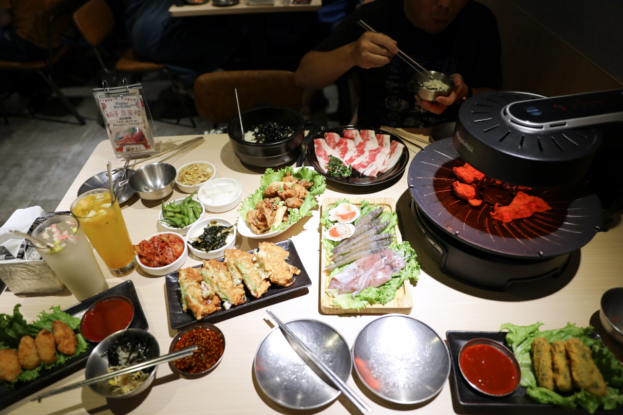 桃園韓式燒肉餐廳推薦! 燒桶子 韓食烤肉料理(桃園統領店) 韓式炸雞.海鮮煎餅 聚餐餐廳推薦! - 奇奇一起玩樂趣