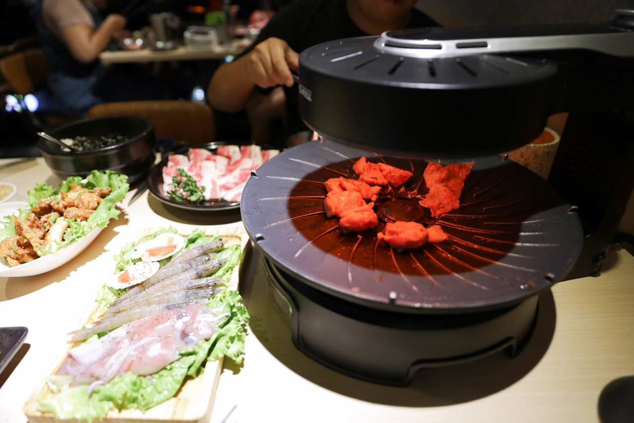 桃園韓式燒肉餐廳推薦! 燒桶子 韓食烤肉料理(桃園統領店) 韓式炸雞.海鮮煎餅 聚餐餐廳推薦! - 奇奇一起玩樂趣