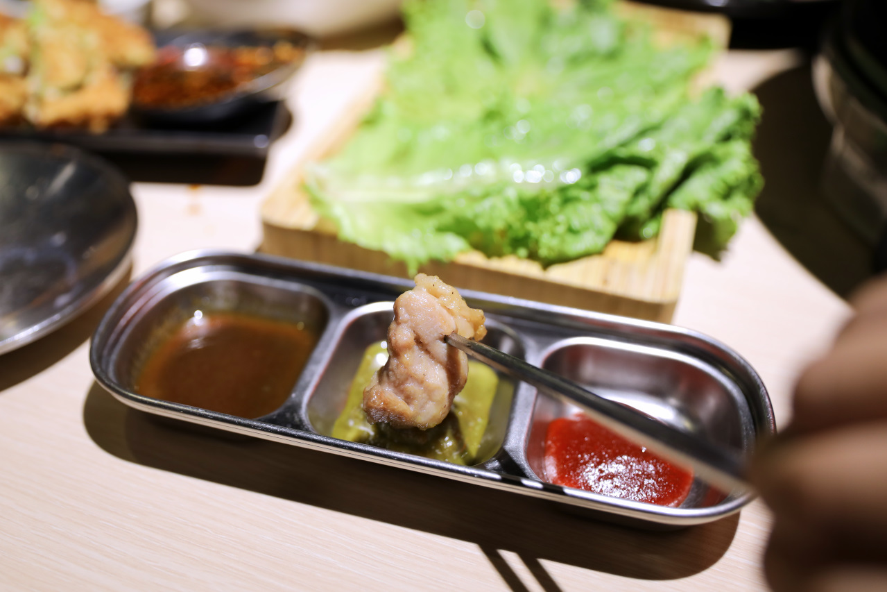 桃園韓式燒肉餐廳推薦! 燒桶子 韓食烤肉料理(桃園統領店) 韓式炸雞.海鮮煎餅 聚餐餐廳推薦! - 奇奇一起玩樂趣