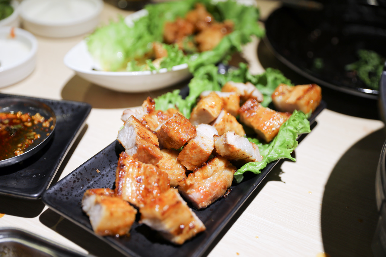 桃園韓式燒肉餐廳推薦! 燒桶子 韓食烤肉料理(桃園統領店) 韓式炸雞.海鮮煎餅 聚餐餐廳推薦! - 奇奇一起玩樂趣