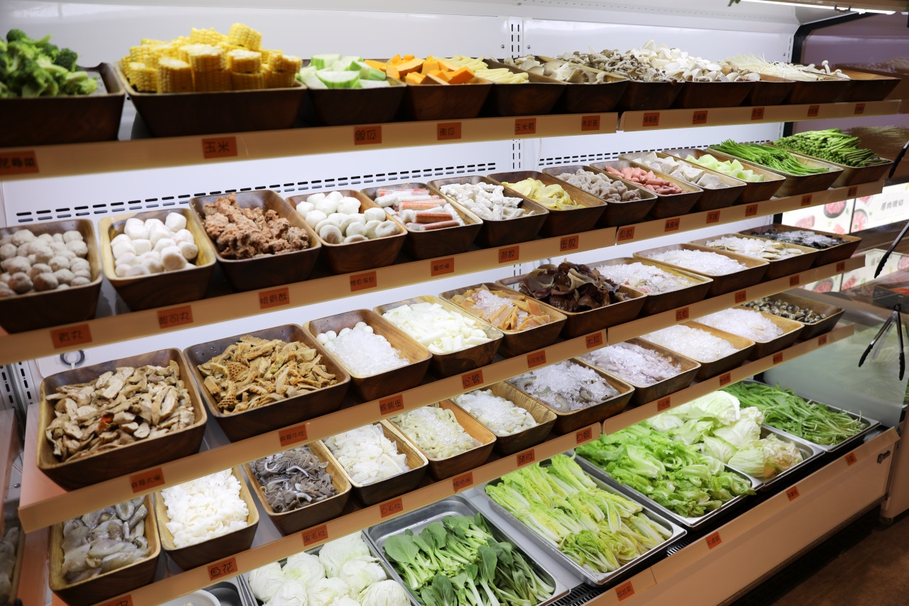 呀屋火鍋.烤串(中壢店) 桃園火鍋吃到飽第一名餐廳推薦! 鴛鴦鍋699吃到飽 原肉現切.串燒.生啤喝到飽 - 奇奇一起玩樂趣