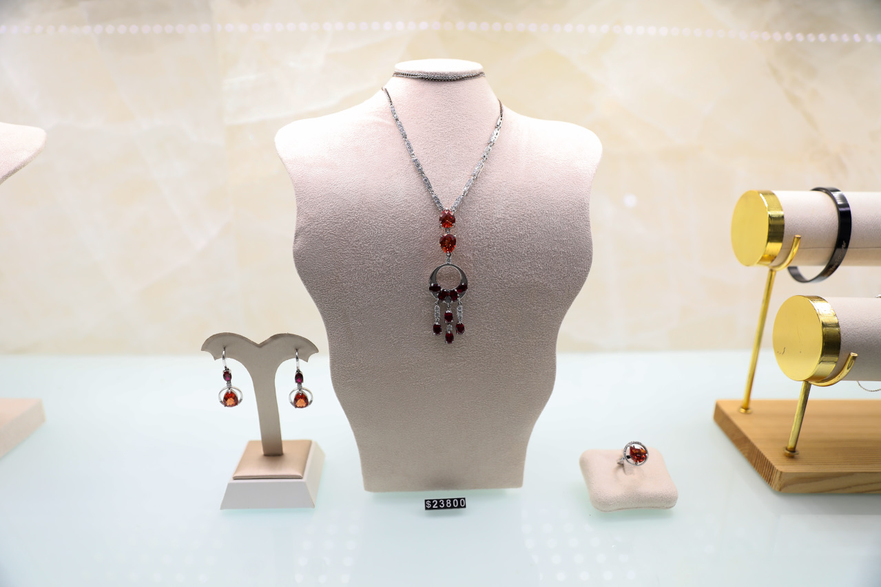 Imprint Diamond銘印鑽石 客製化獨一無二的DNA鑽石 結髮婚戒.新生彌月鑽飾.寵物骨灰生命鑽石 門市外另有提供全台收件服務 - 奇奇一起玩樂趣 Imprint Diamond銘印鑽石 客製化獨一無二的DNA鑽石 結髮婚戒.新生彌月鑽飾.寵物骨灰生命鑽石 門市外另有提供全台收件服務 - 奇奇一起玩樂趣