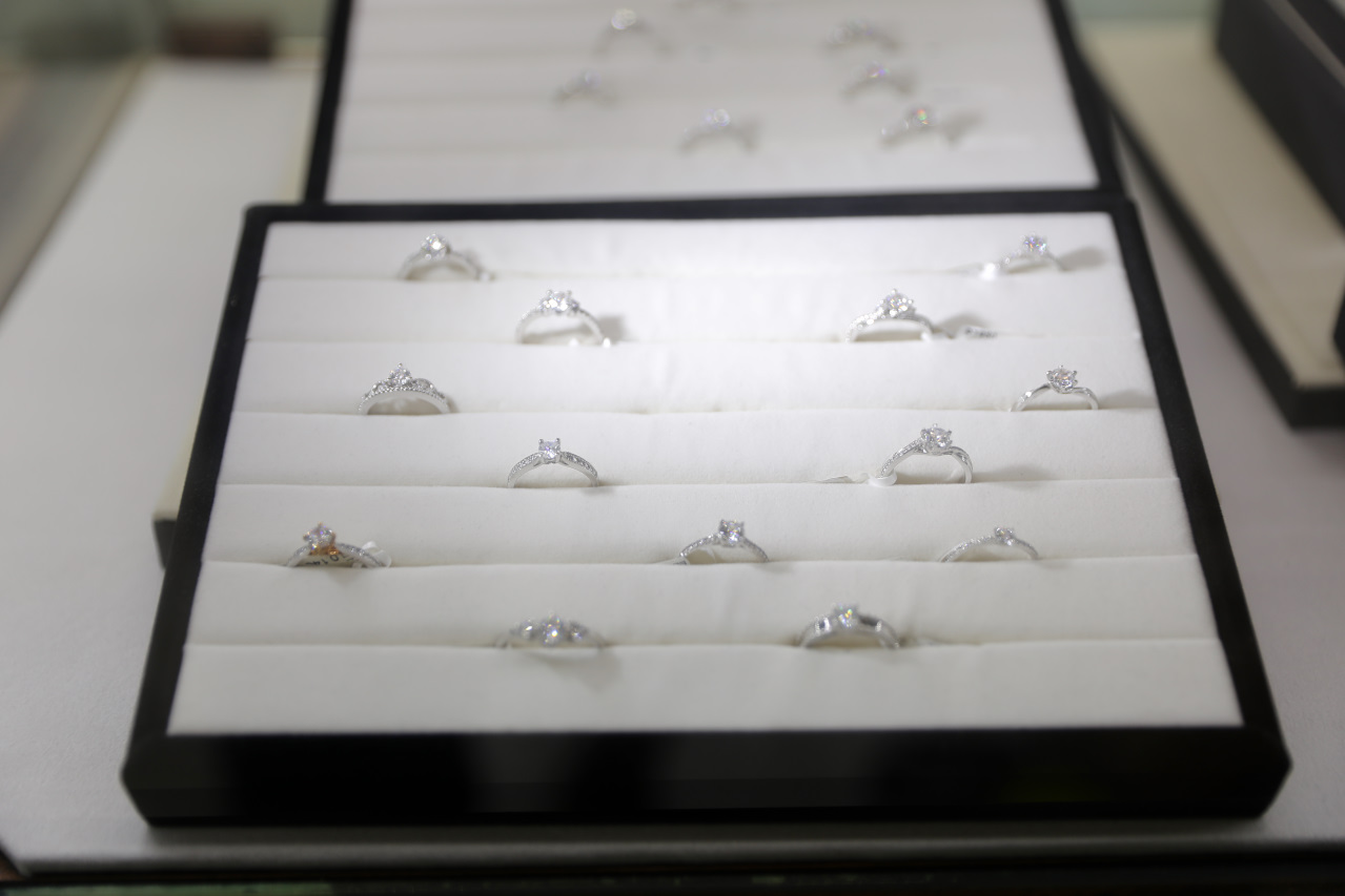 Imprint Diamond銘印鑽石 客製化獨一無二的DNA鑽石 結髮婚戒.新生彌月鑽飾.寵物骨灰生命鑽石 門市外另有提供全台收件服務 - 奇奇一起玩樂趣 Imprint Diamond銘印鑽石 客製化獨一無二的DNA鑽石 結髮婚戒.新生彌月鑽飾.寵物骨灰生命鑽石 門市外另有提供全台收件服務 - 奇奇一起玩樂趣