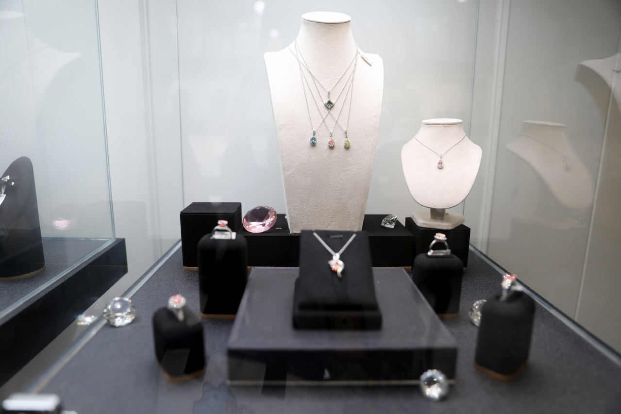 Imprint Diamond銘印鑽石 客製化獨一無二的DNA鑽石 結髮婚戒.新生彌月鑽飾.寵物骨灰生命鑽石 門市外另有提供全台收件服務 - 奇奇一起玩樂趣 Imprint Diamond銘印鑽石 客製化獨一無二的DNA鑽石 結髮婚戒.新生彌月鑽飾.寵物骨灰生命鑽石 門市外另有提供全台收件服務 - 奇奇一起玩樂趣