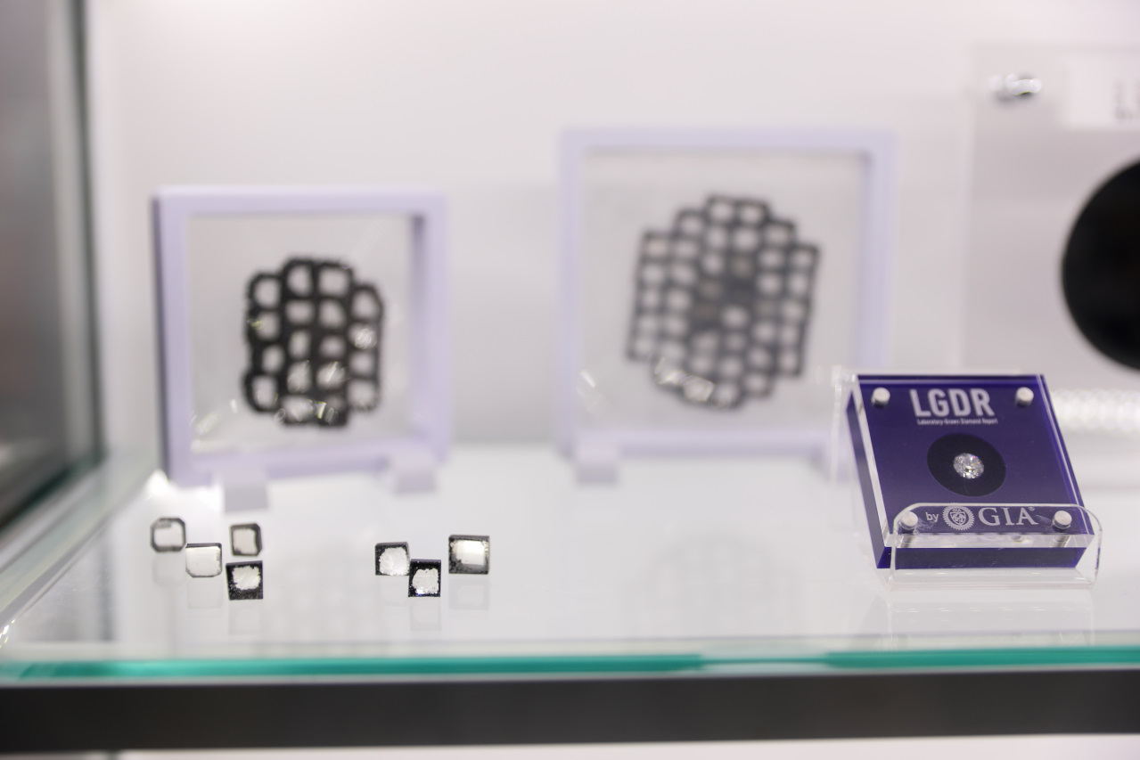 Imprint Diamond銘印鑽石 客製化獨一無二的DNA鑽石 結髮婚戒.新生彌月鑽飾.寵物骨灰生命鑽石 門市外另有提供全台收件服務 - 奇奇一起玩樂趣 Imprint Diamond銘印鑽石 客製化獨一無二的DNA鑽石 結髮婚戒.新生彌月鑽飾.寵物骨灰生命鑽石 門市外另有提供全台收件服務 - 奇奇一起玩樂趣