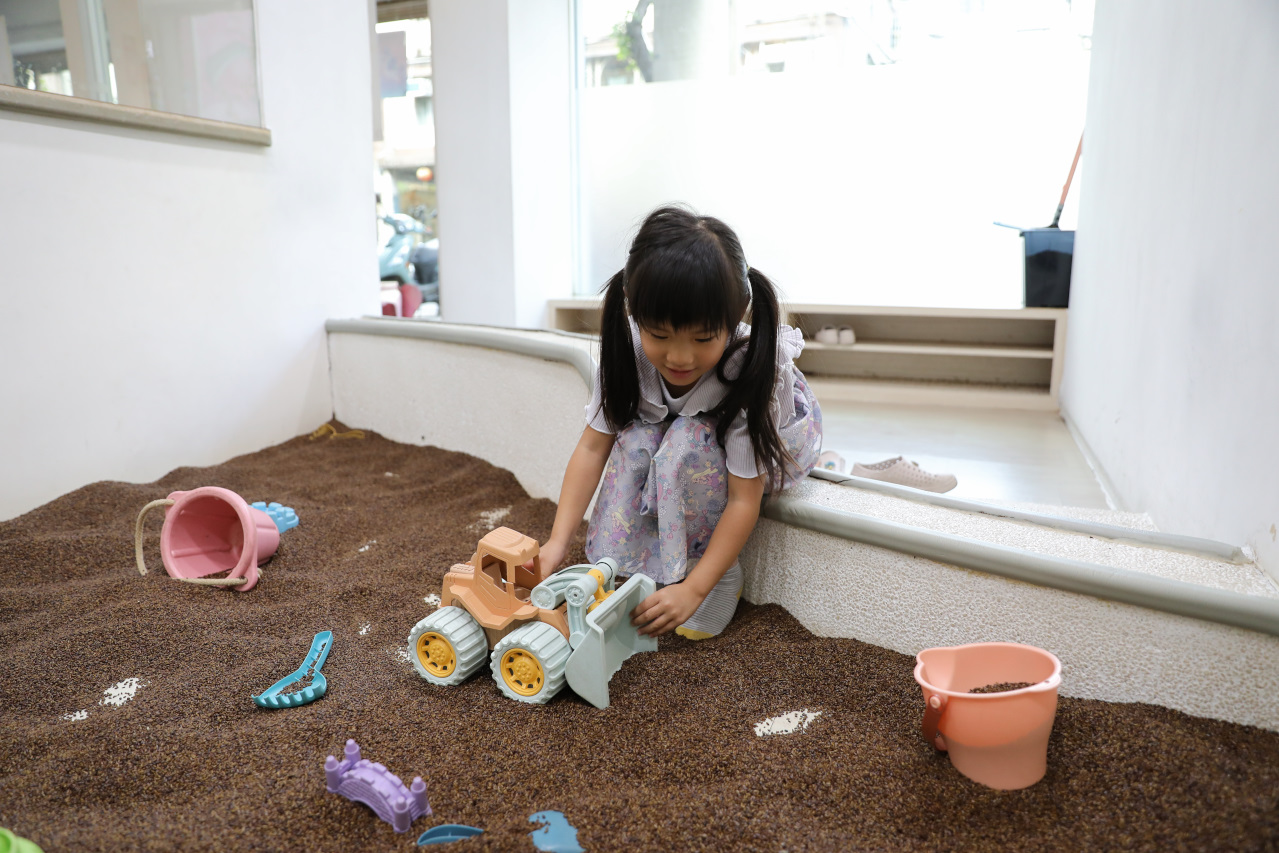 台北親子餐廳 永和BabyWonderland童話世界親子空間 被遊戲空間耽誤的義式料理餐廳 - 奇奇一起玩樂趣