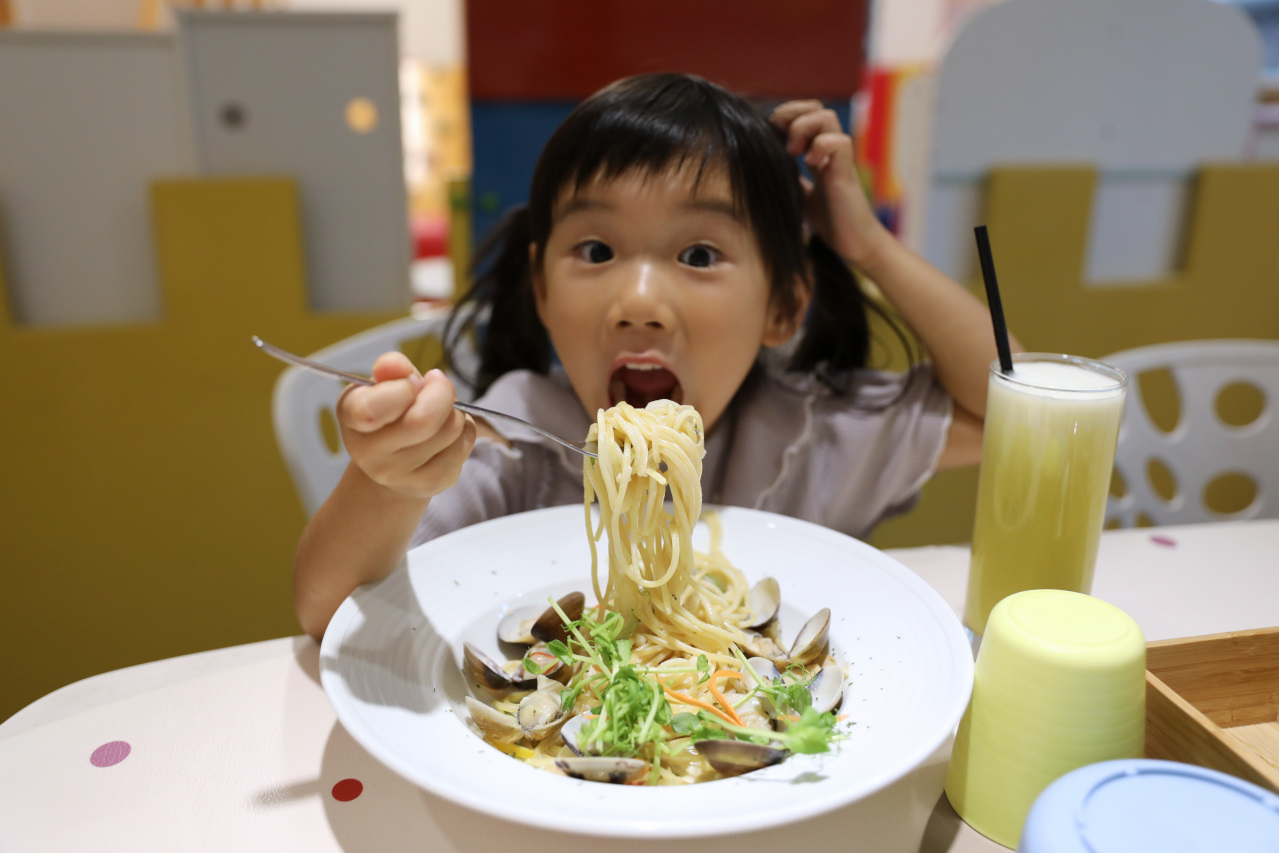 台北親子餐廳 永和BabyWonderland童話世界親子空間 被遊戲空間耽誤的義式料理餐廳 - 奇奇一起玩樂趣