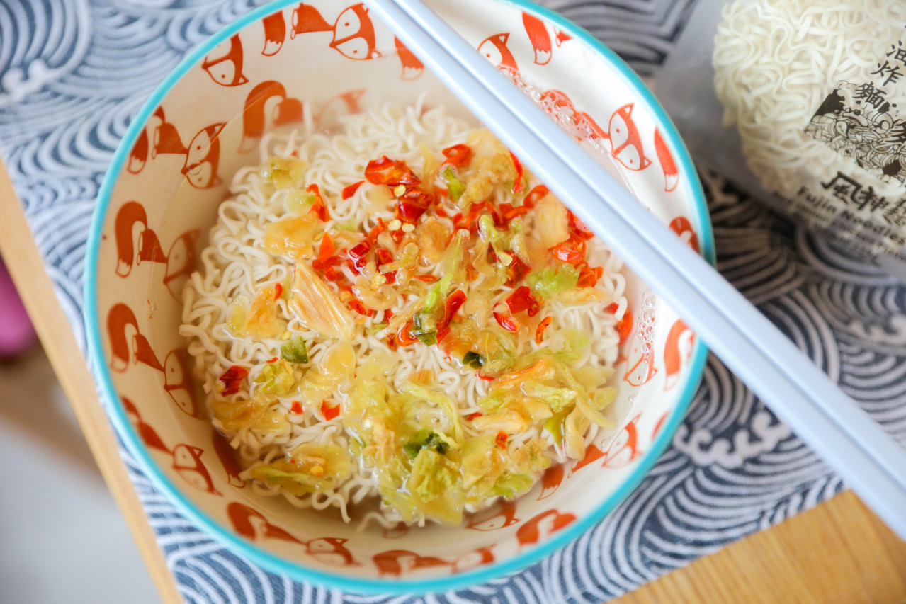 ITAI ITAI＿痛經女子 最強日韓選物商品社團推薦! 2025聖誕節交換禮物首選TWGTea「茶香泰迪」小熊軟糖x果香茶飲.韓國AROH積雪草清爽保濕穩膚修護三件組 - 奇奇一起玩樂趣