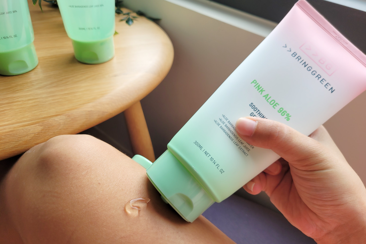 ITAI ITAI＿痛經女子 最強日韓選物商品社團推薦! 2025聖誕節交換禮物首選TWGTea「茶香泰迪」小熊軟糖x果香茶飲.韓國AROH積雪草清爽保濕穩膚修護三件組 - 奇奇一起玩樂趣