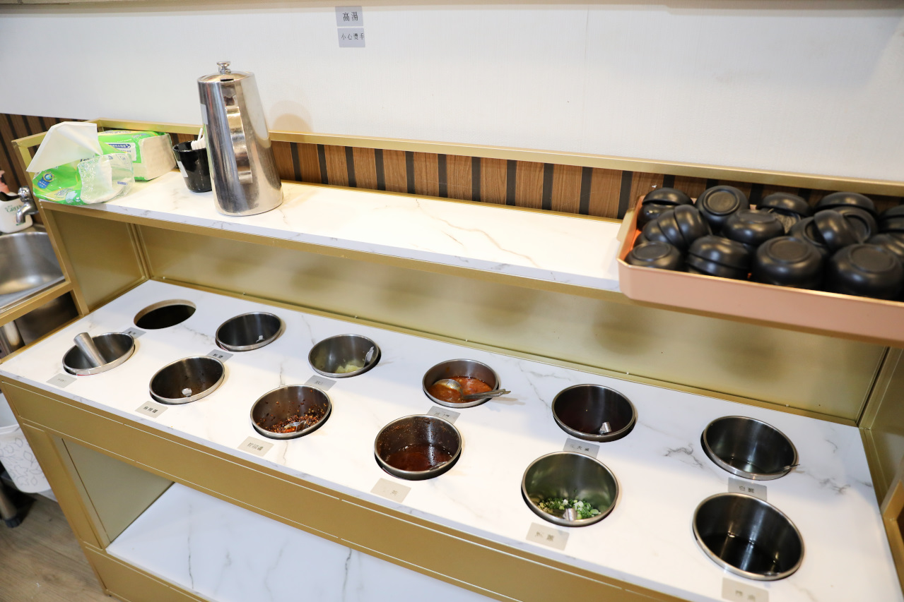 竹北火鍋推薦! 鍋娘娘 一人也能獨享的個人石頭火鍋 王子麵.滷肉飯自助吧無限量供應 - 奇奇一起玩樂趣 竹北火鍋推薦! 鍋娘娘 一人也能獨享的個人石頭火鍋 王子麵.滷肉飯自助吧無限量供應 - 奇奇一起玩樂趣