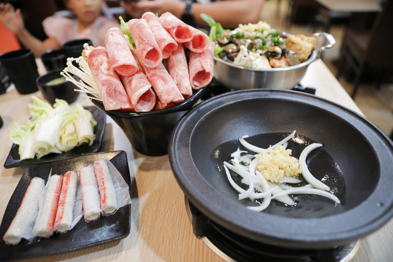 竹北火鍋推薦! 鍋娘娘 一人也能獨享的個人石頭火鍋 王子麵.滷肉飯自助吧無限量供應 - 奇奇一起玩樂趣 竹北火鍋推薦! 鍋娘娘 一人也能獨享的個人石頭火鍋 王子麵.滷肉飯自助吧無限量供應 - 奇奇一起玩樂趣