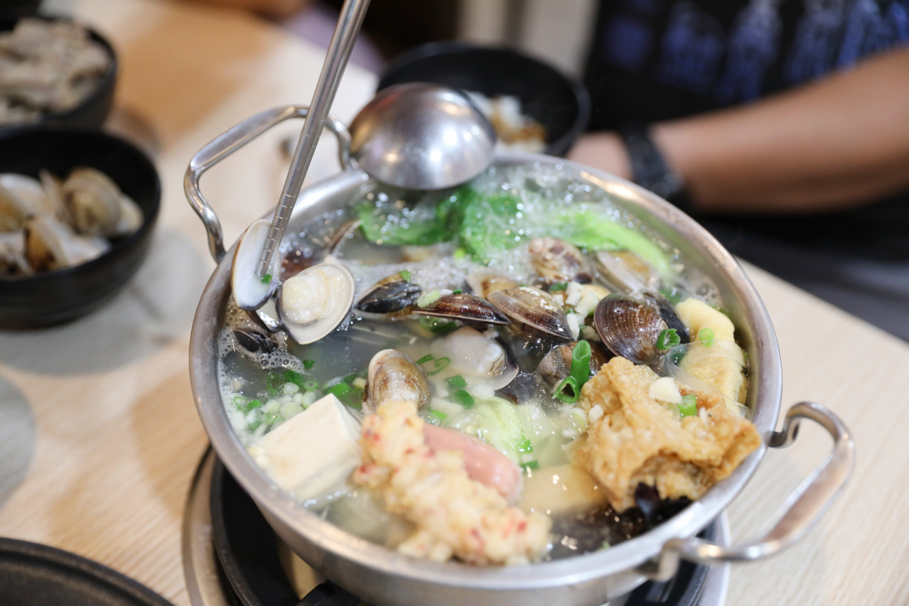 竹北火鍋推薦! 鍋娘娘 一人也能獨享的個人石頭火鍋 王子麵.滷肉飯自助吧無限量供應 - 奇奇一起玩樂趣 竹北火鍋推薦! 鍋娘娘 一人也能獨享的個人石頭火鍋 王子麵.滷肉飯自助吧無限量供應 - 奇奇一起玩樂趣