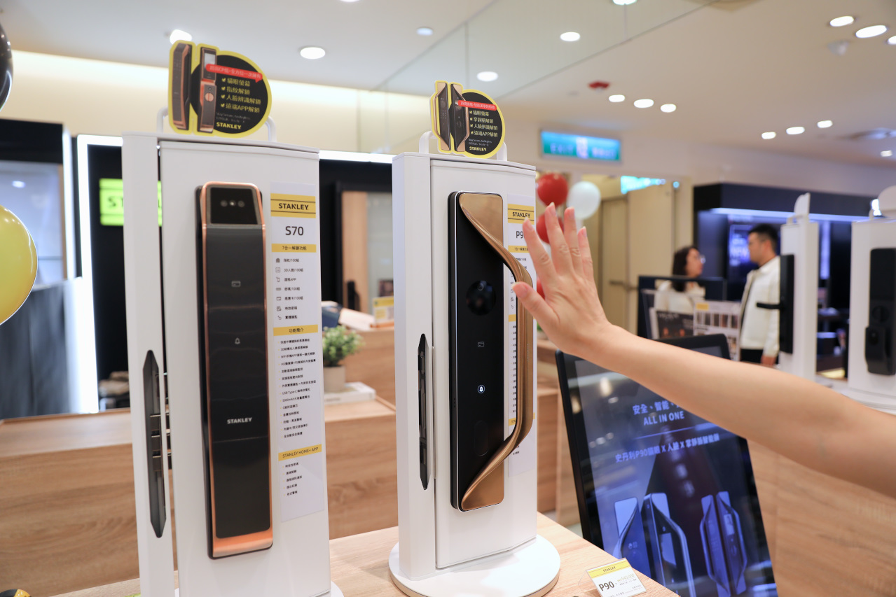 STANLEY史丹利智慧電子鎖 不用再翻找鑰匙 掌靜脈人臉辨識貓眼電子鎖,居家安全升級再進化! - 奇奇一起玩樂趣 STANLEY史丹利智慧電子鎖 不用再翻找鑰匙 掌靜脈人臉辨識貓眼電子鎖,居家安全升級再進化! - 奇奇一起玩樂趣