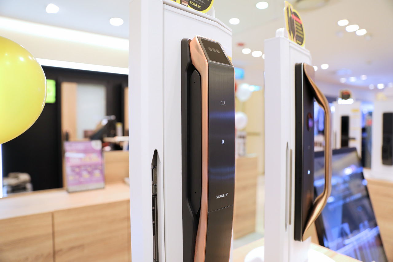 STANLEY史丹利智慧電子鎖 不用再翻找鑰匙 掌靜脈人臉辨識貓眼電子鎖,居家安全升級再進化! - 奇奇一起玩樂趣 STANLEY史丹利智慧電子鎖 不用再翻找鑰匙 掌靜脈人臉辨識貓眼電子鎖,居家安全升級再進化! - 奇奇一起玩樂趣