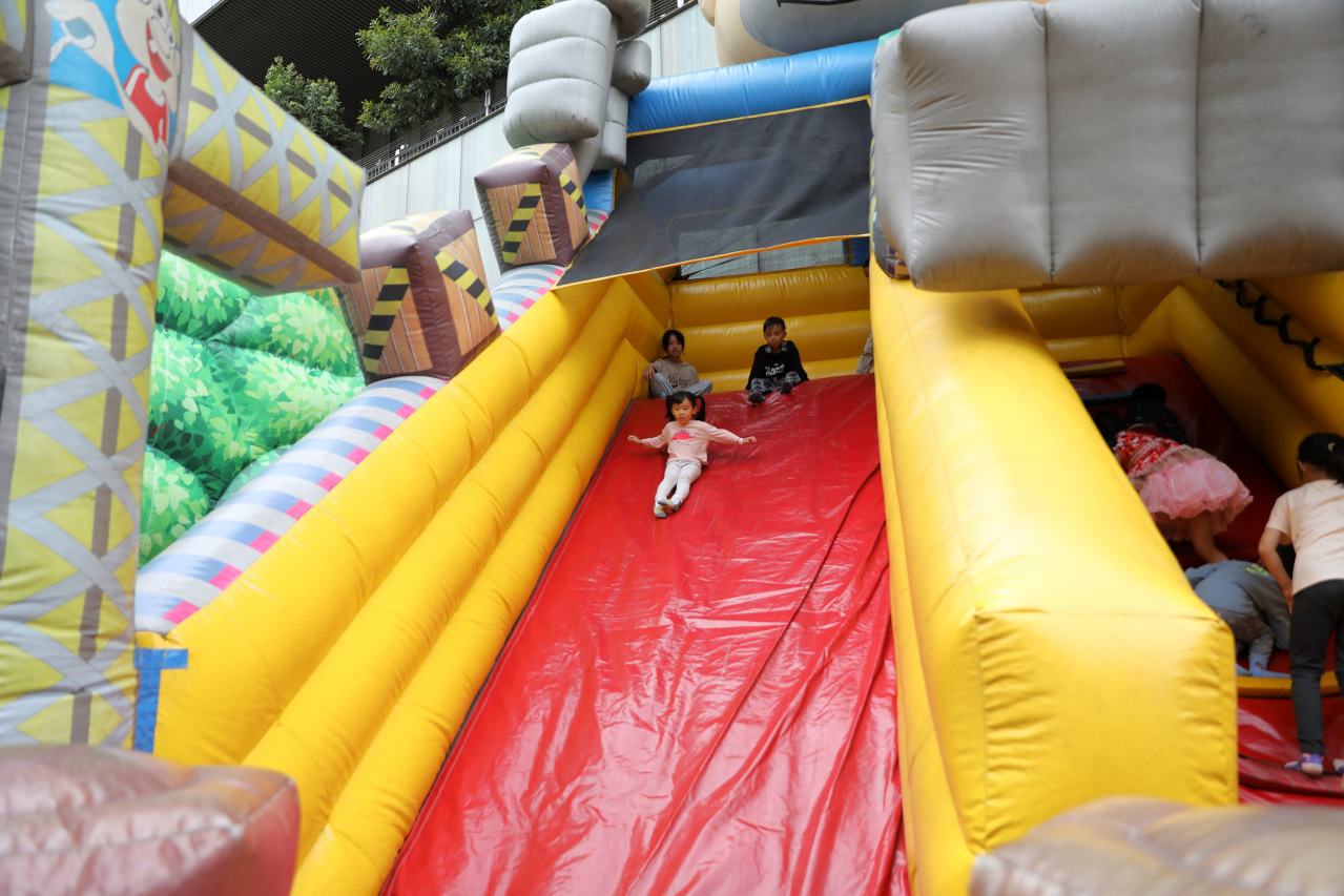 桃園親子遊樂場推薦! 期間限定戶外氣墊床 小小建築師體驗萬聖節樂園-桃知道2F露天平台 - 奇奇一起玩樂趣 桃園親子遊樂場推薦! 期間限定戶外氣墊床 小小建築師體驗萬聖節樂園-桃知道2F露天平台 - 奇奇一起玩樂趣