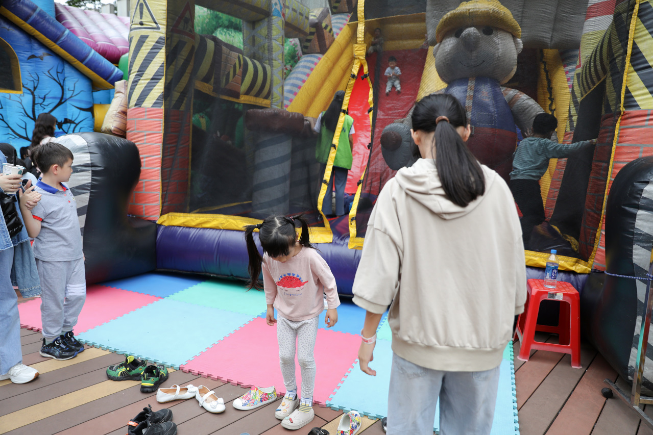 桃園親子遊樂場推薦! 期間限定戶外氣墊床 小小建築師體驗萬聖節樂園-桃知道2F露天平台 - 奇奇一起玩樂趣 桃園親子遊樂場推薦! 期間限定戶外氣墊床 小小建築師體驗萬聖節樂園-桃知道2F露天平台 - 奇奇一起玩樂趣