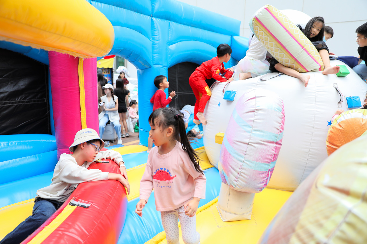 桃園親子遊樂場推薦! 期間限定戶外氣墊床 小小建築師體驗萬聖節樂園-桃知道2F露天平台 - 奇奇一起玩樂趣 桃園親子遊樂場推薦! 期間限定戶外氣墊床 小小建築師體驗萬聖節樂園-桃知道2F露天平台 - 奇奇一起玩樂趣