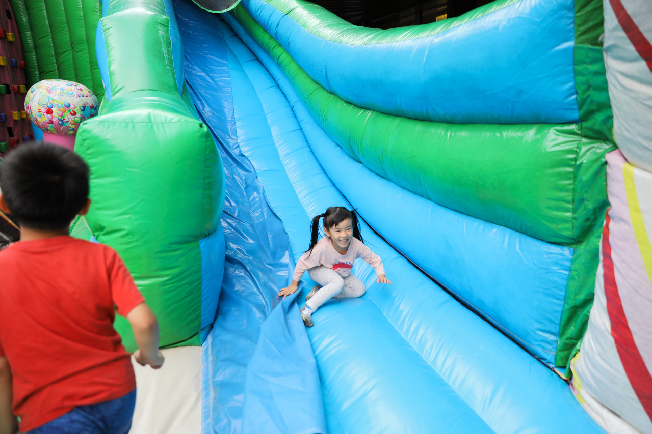 桃園親子遊樂場推薦! 期間限定戶外氣墊床 小小建築師體驗萬聖節樂園-桃知道2F露天平台 - 奇奇一起玩樂趣 桃園親子遊樂場推薦! 期間限定戶外氣墊床 小小建築師體驗萬聖節樂園-桃知道2F露天平台 - 奇奇一起玩樂趣
