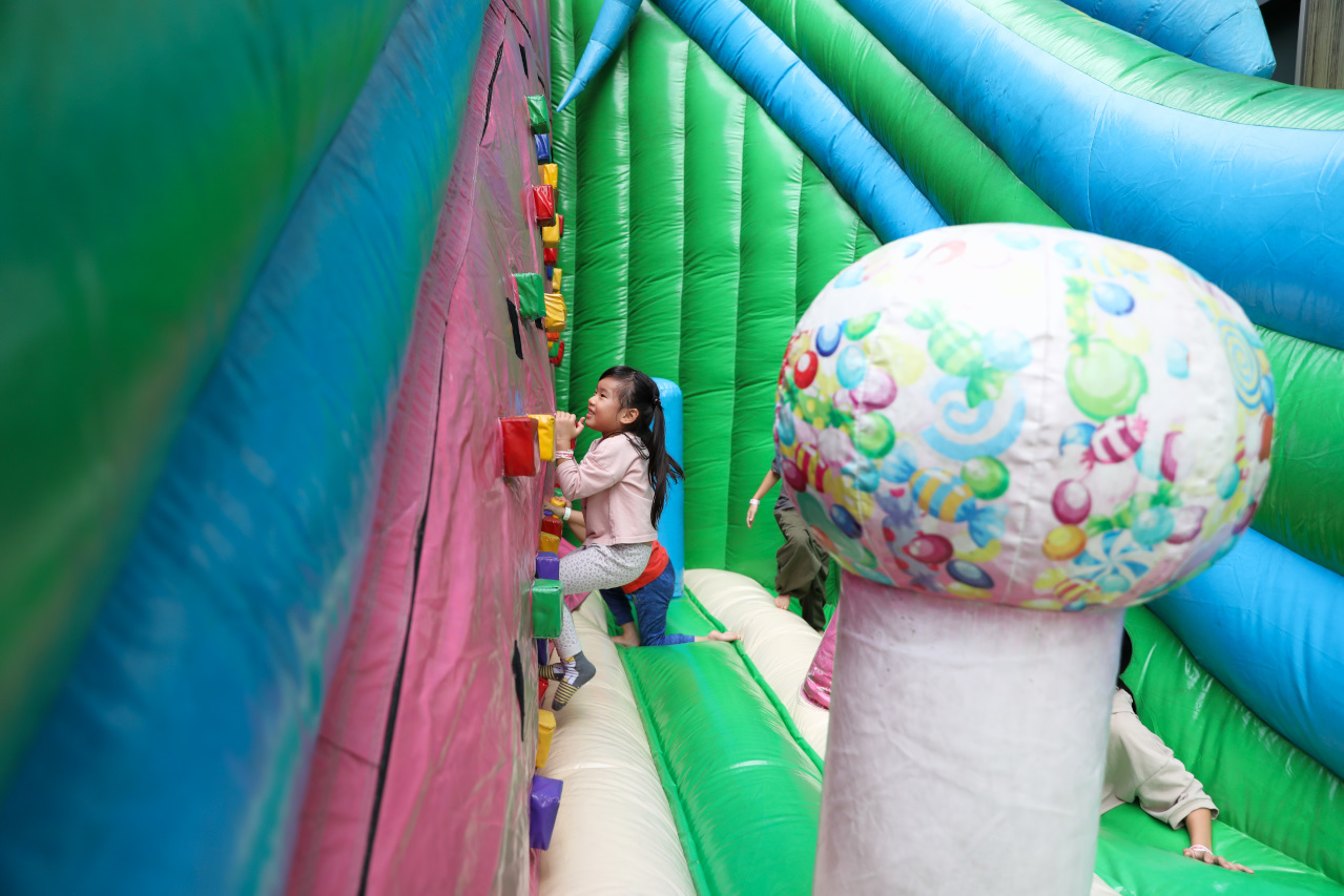 桃園親子遊樂場推薦! 期間限定戶外氣墊床 小小建築師體驗萬聖節樂園-桃知道2F露天平台 - 奇奇一起玩樂趣 桃園親子遊樂場推薦! 期間限定戶外氣墊床 小小建築師體驗萬聖節樂園-桃知道2F露天平台 - 奇奇一起玩樂趣