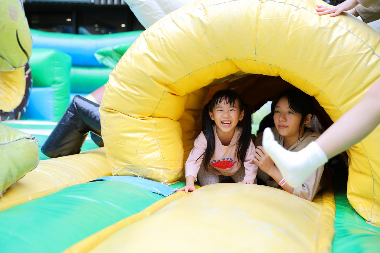 桃園親子遊樂場推薦! 期間限定戶外氣墊床 小小建築師體驗萬聖節樂園-桃知道2F露天平台 - 奇奇一起玩樂趣 桃園親子遊樂場推薦! 期間限定戶外氣墊床 小小建築師體驗萬聖節樂園-桃知道2F露天平台 - 奇奇一起玩樂趣