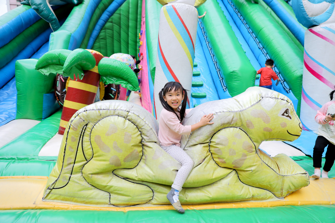 桃園親子遊樂場推薦! 期間限定戶外氣墊床 小小建築師體驗萬聖節樂園-桃知道2F露天平台 - 奇奇一起玩樂趣 桃園親子遊樂場推薦! 期間限定戶外氣墊床 小小建築師體驗萬聖節樂園-桃知道2F露天平台 - 奇奇一起玩樂趣