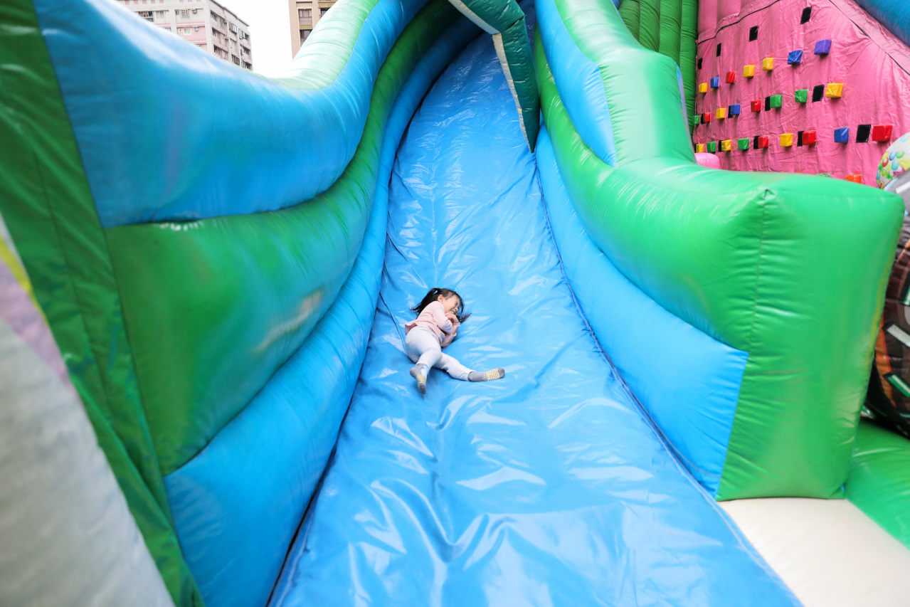 桃園親子遊樂場推薦! 期間限定戶外氣墊床 小小建築師體驗萬聖節樂園-桃知道2F露天平台 - 奇奇一起玩樂趣 桃園親子遊樂場推薦! 期間限定戶外氣墊床 小小建築師體驗萬聖節樂園-桃知道2F露天平台 - 奇奇一起玩樂趣