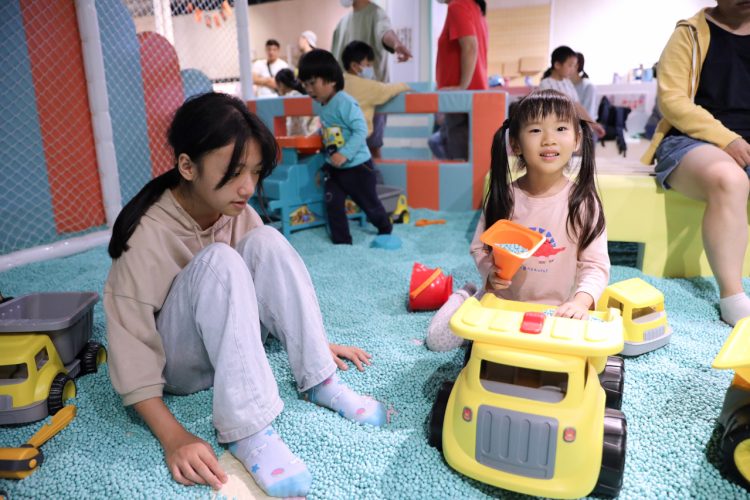 桃園親子室內遊樂園推薦! 追風奇幻島-桃堡樂園(桃園展演中心1F) - 奇奇一起玩樂趣