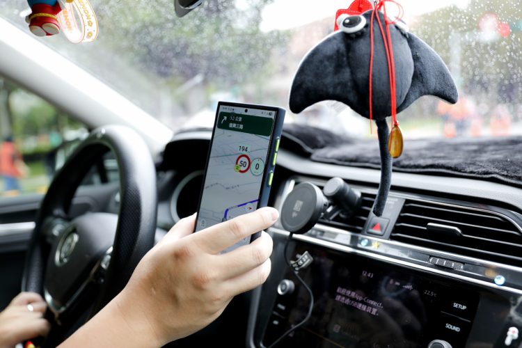 WL-QI201車用磁吸充電架推薦! WEILIFE 雙用磁吸無線充,全場景快充神器 - 奇奇一起玩樂趣