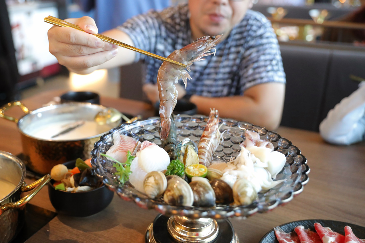 青埔最美高質感餐酒館風格火鍋店新開幕! 金蒔鍋物(青埔旗艦店) 桃園自助吃到飽火鍋推薦! - 奇奇一起玩樂趣