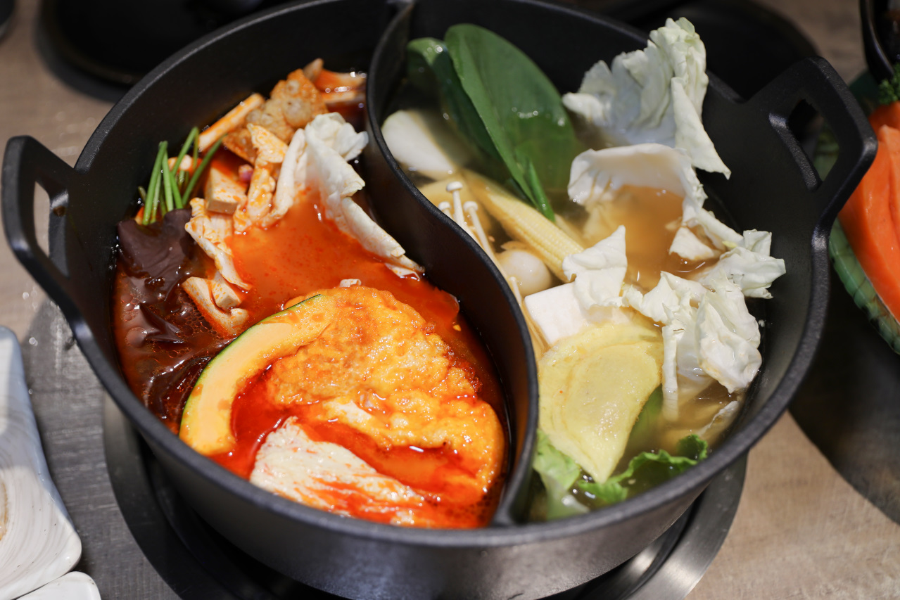 林口鴛鴦火鍋推薦! 真香石頭火鍋 家庭聚餐N訪 鑄鐵沙茶火鍋.麻辣火鍋好選擇! - 奇奇一起玩樂趣 林口鴛鴦火鍋推薦! 真香石頭火鍋 家庭聚餐N訪 鑄鐵沙茶火鍋.麻辣火鍋好選擇! - 奇奇一起玩樂趣