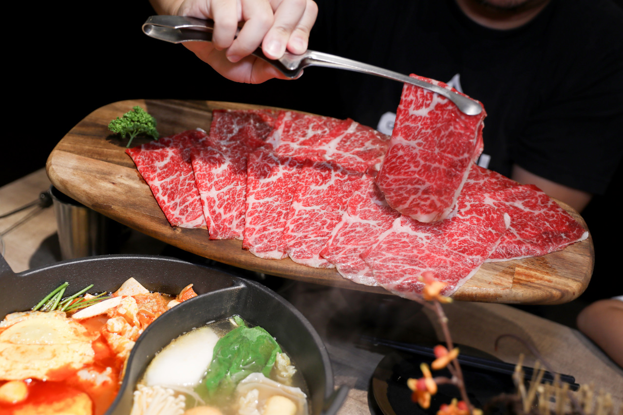 林口鴛鴦火鍋推薦! 真香石頭火鍋 家庭聚餐N訪 鑄鐵沙茶火鍋.麻辣火鍋好選擇! - 奇奇一起玩樂趣 林口鴛鴦火鍋推薦! 真香石頭火鍋 家庭聚餐N訪 鑄鐵沙茶火鍋.麻辣火鍋好選擇! - 奇奇一起玩樂趣