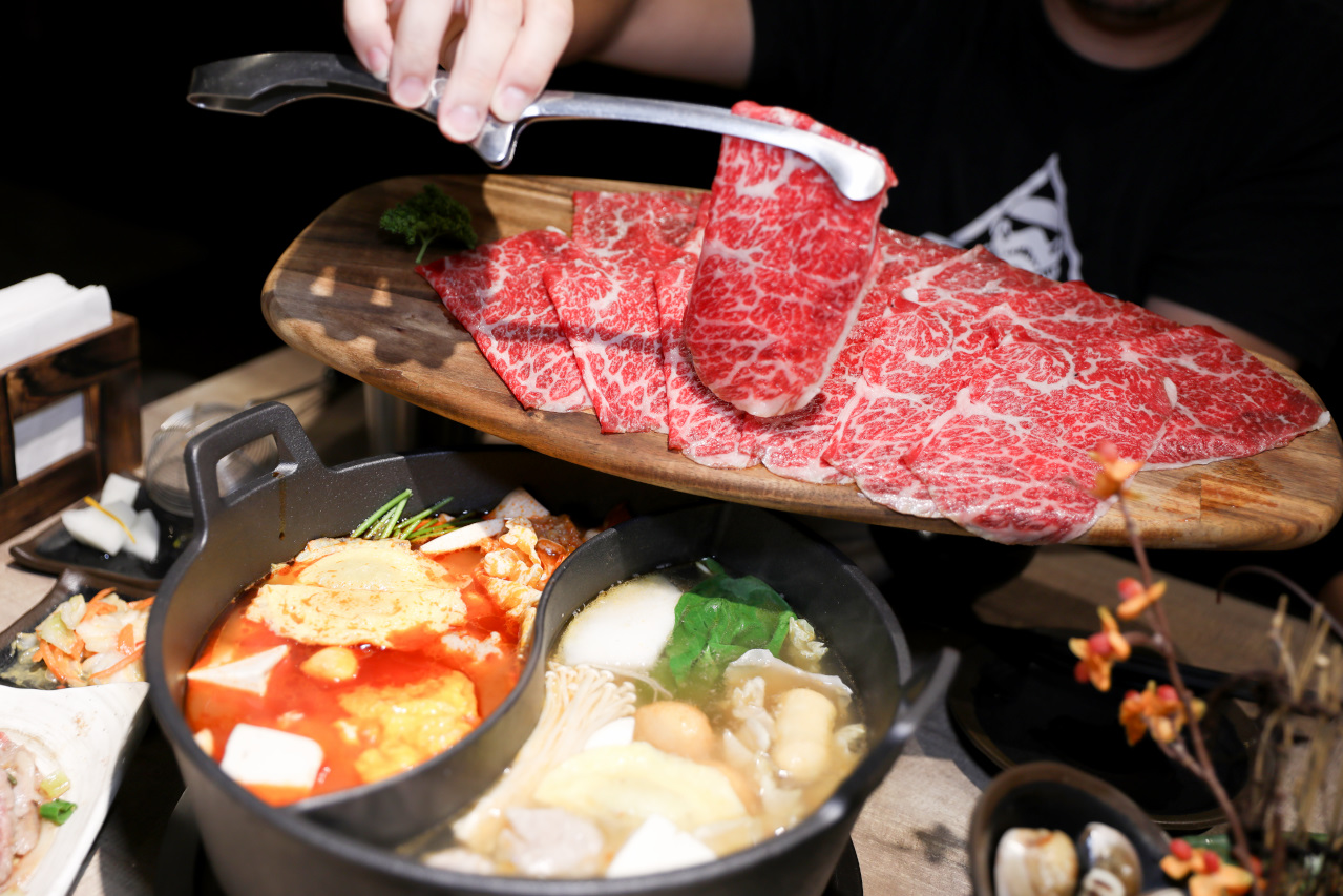 林口鴛鴦火鍋推薦! 真香石頭火鍋 家庭聚餐N訪 鑄鐵沙茶火鍋.麻辣火鍋好選擇! - 奇奇一起玩樂趣 林口鴛鴦火鍋推薦! 真香石頭火鍋 家庭聚餐N訪 鑄鐵沙茶火鍋.麻辣火鍋好選擇! - 奇奇一起玩樂趣