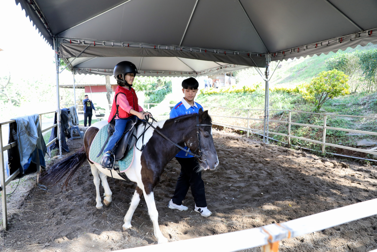 台北親子騎馬體驗推薦! 淡水佑昇馬術中心 一日小小騎士馬術體驗課程 - 奇奇一起玩樂趣 台北親子騎馬體驗推薦! 淡水佑昇馬術中心 一日小小騎士馬術體驗課程 - 奇奇一起玩樂趣