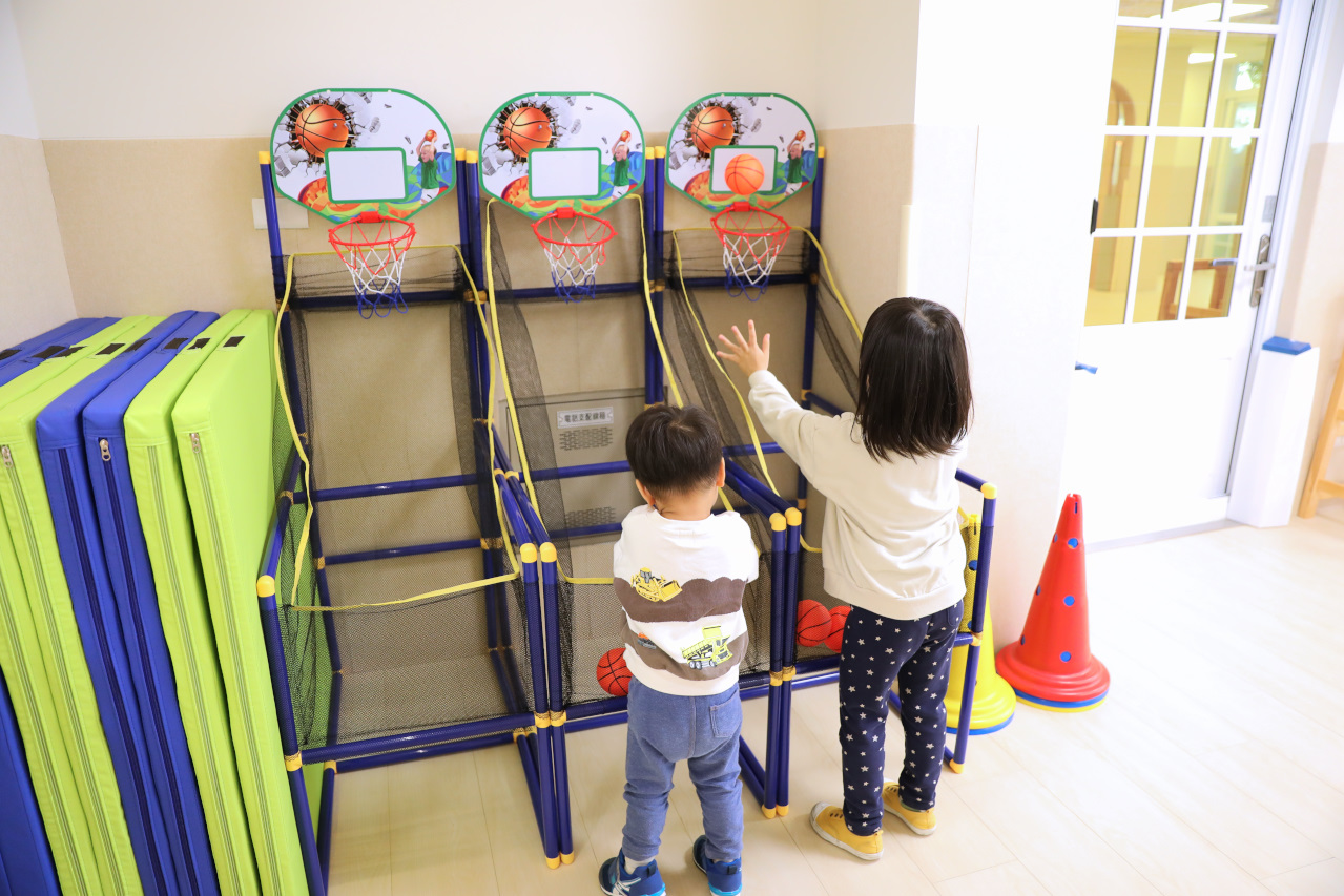 蘆洲雙語幼兒園參訪 新北市私立雄林國際幼兒園 (英國皇家教育學院體系) 綠建築與多元課程 - 奇奇一起玩樂趣