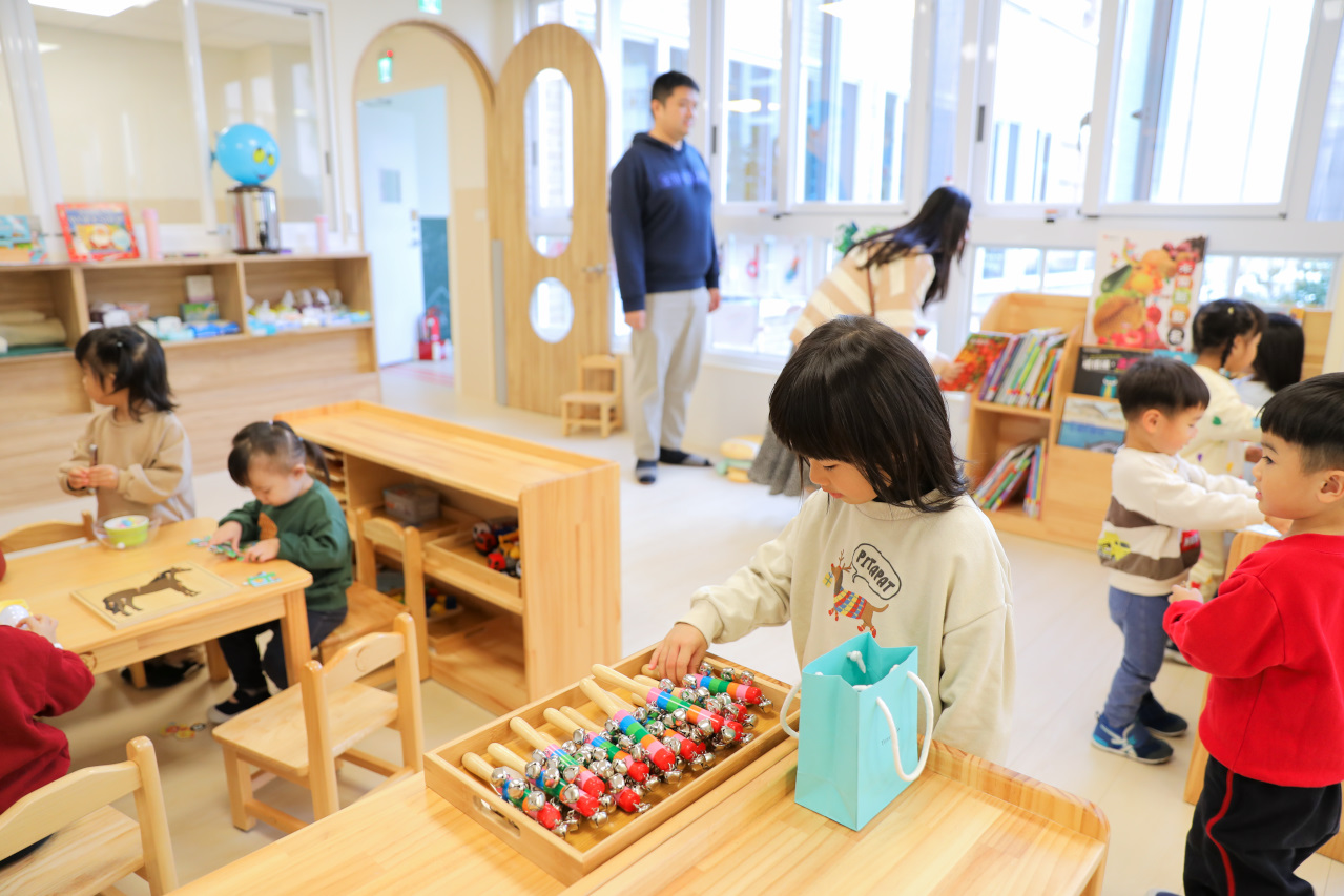 蘆洲雙語幼兒園參訪 新北市私立雄林國際幼兒園 (英國皇家教育學院體系) 綠建築與多元課程 - 奇奇一起玩樂趣