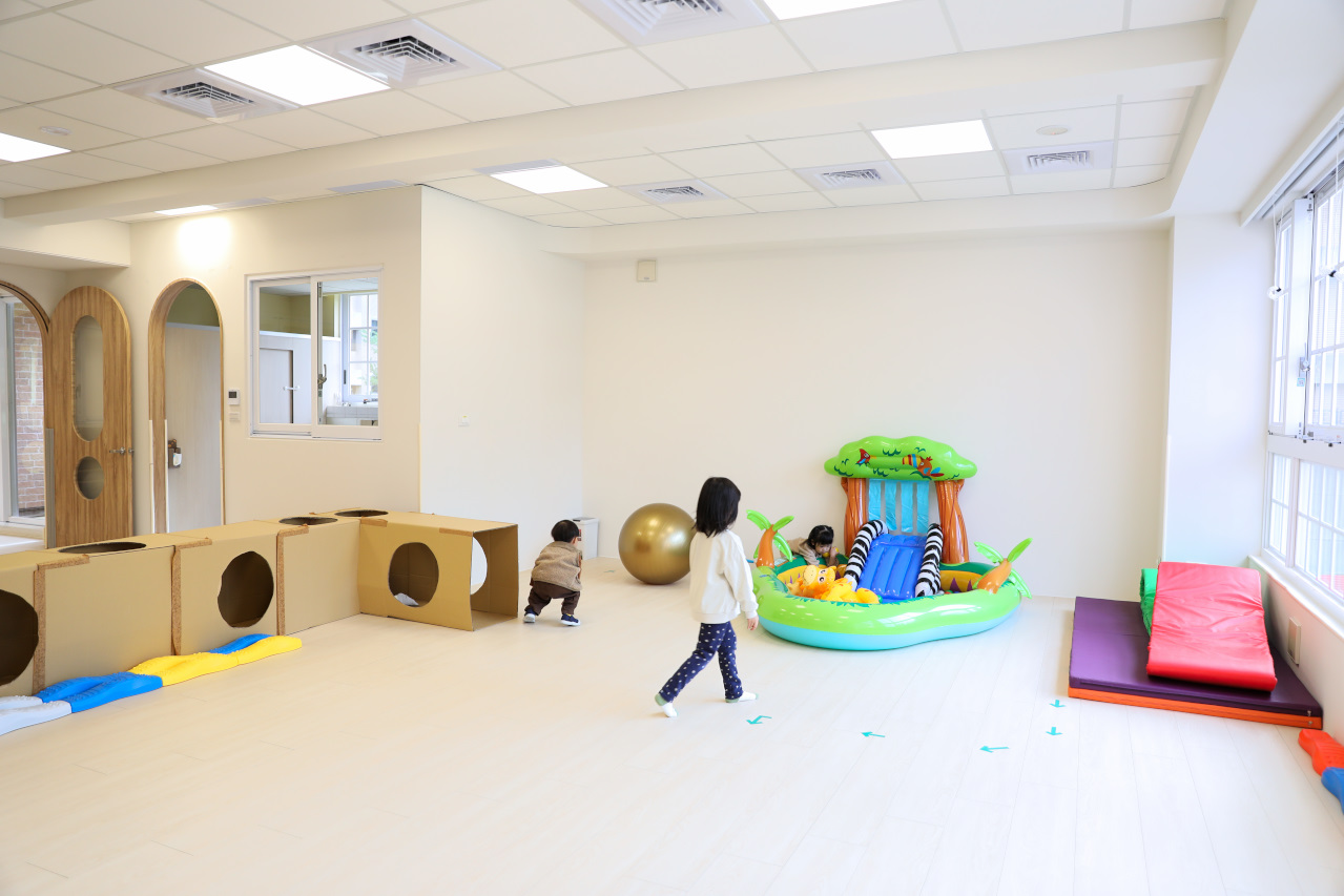 蘆洲雙語幼兒園參訪 新北市私立雄林國際幼兒園 (英國皇家教育學院體系) 綠建築與多元課程 - 奇奇一起玩樂趣