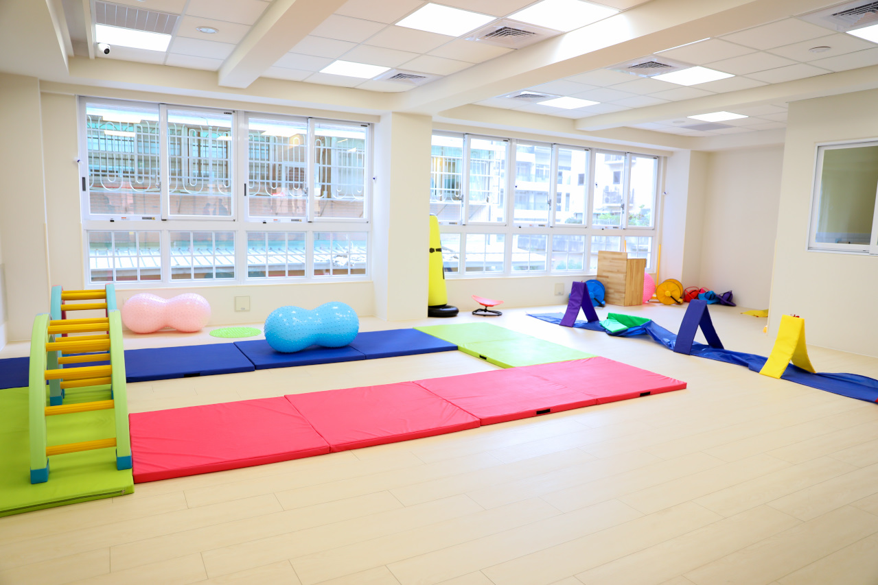 蘆洲雙語幼兒園參訪 新北市私立雄林國際幼兒園 (英國皇家教育學院體系) 綠建築與多元課程 - 奇奇一起玩樂趣